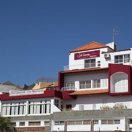 Residencial Che Guevara Bed & Breakfast Mindelo Ngoại thất bức ảnh