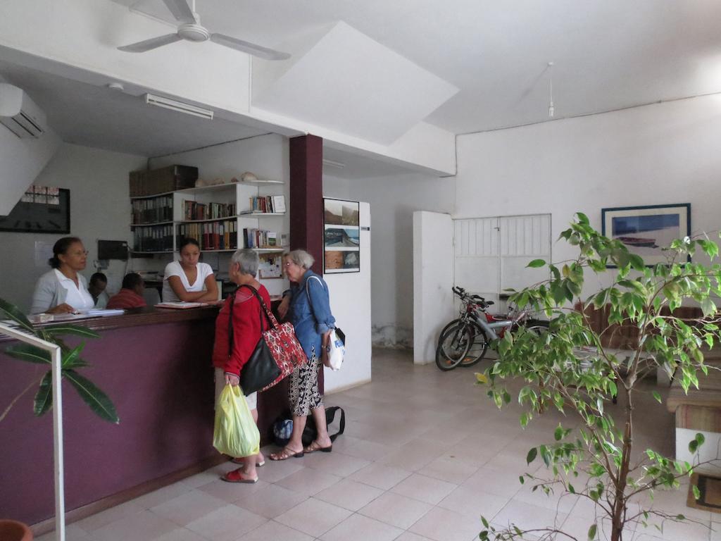 Residencial Che Guevara Bed & Breakfast Mindelo Ngoại thất bức ảnh