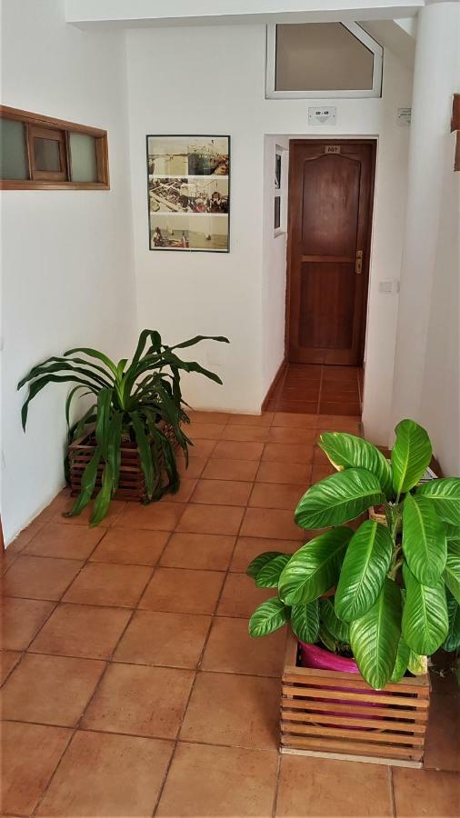 Residencial Che Guevara Bed & Breakfast Mindelo Ngoại thất bức ảnh