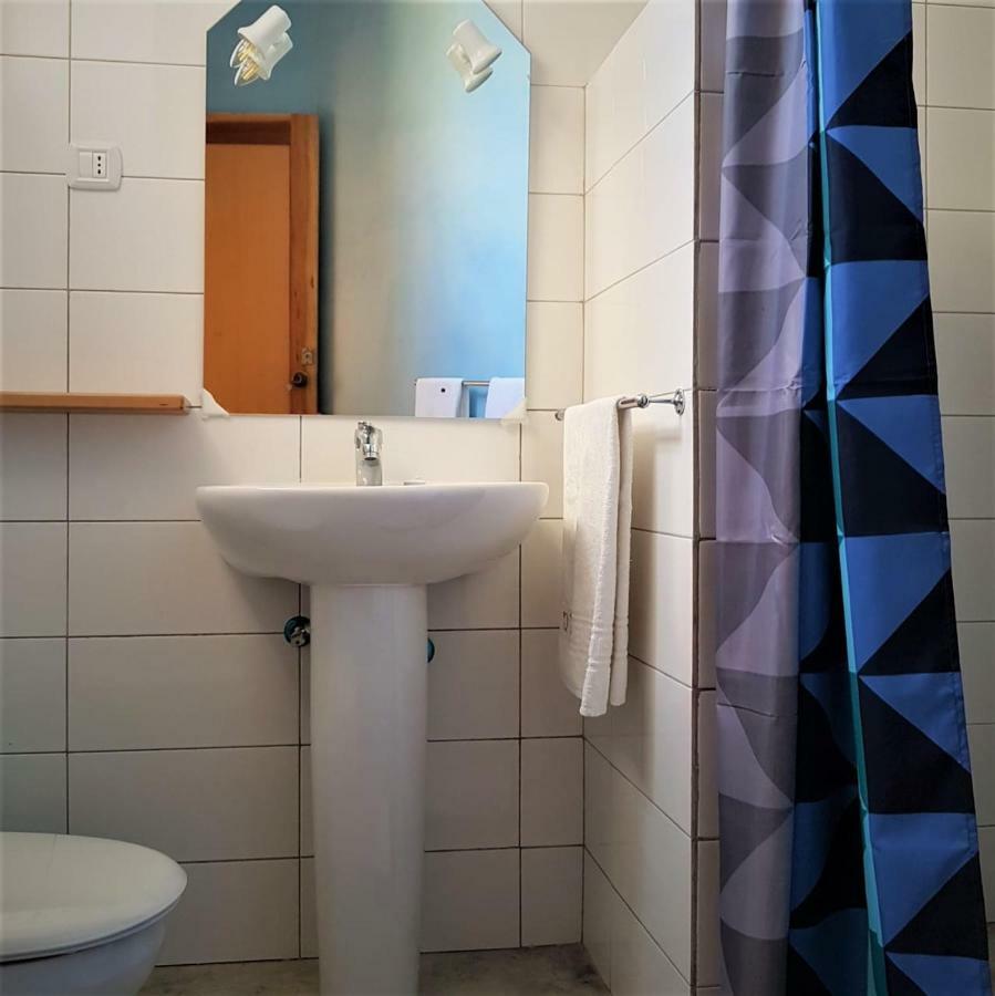 Residencial Che Guevara Bed & Breakfast Mindelo Ngoại thất bức ảnh