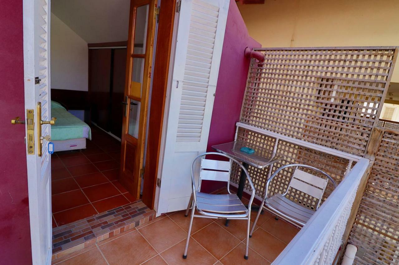 Residencial Che Guevara Bed & Breakfast Mindelo Ngoại thất bức ảnh