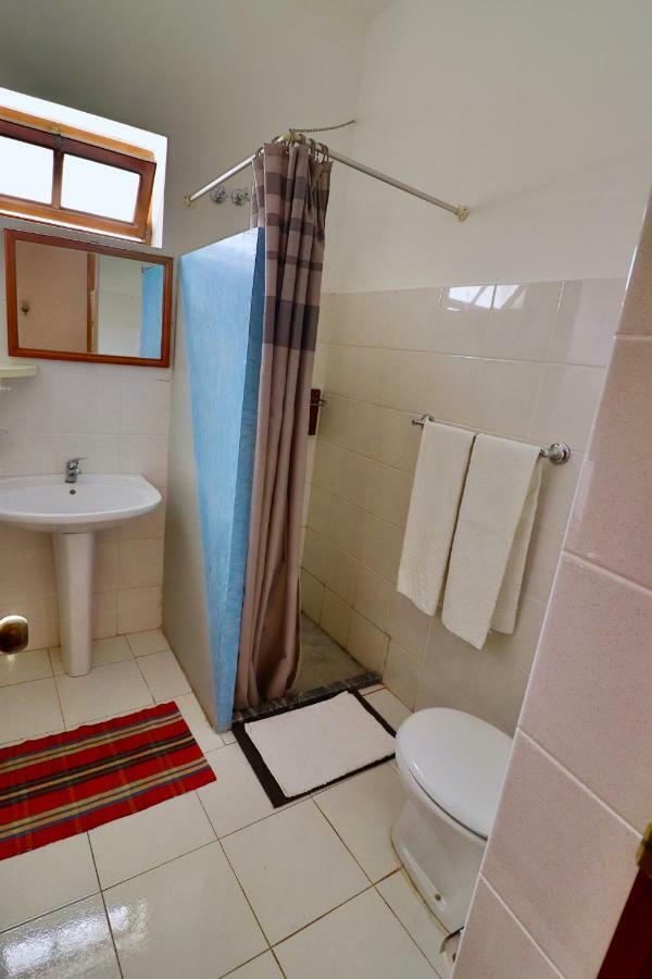 Residencial Che Guevara Bed & Breakfast Mindelo Ngoại thất bức ảnh